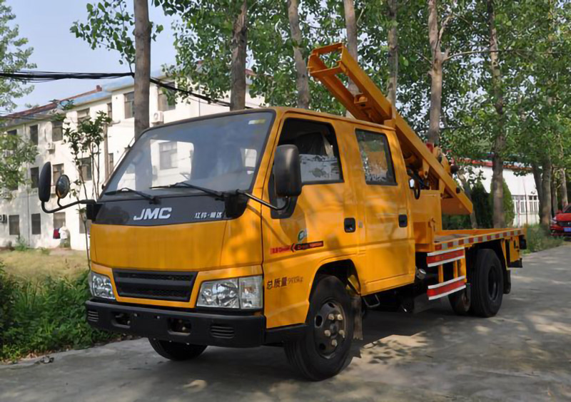 公路護欄搶修車